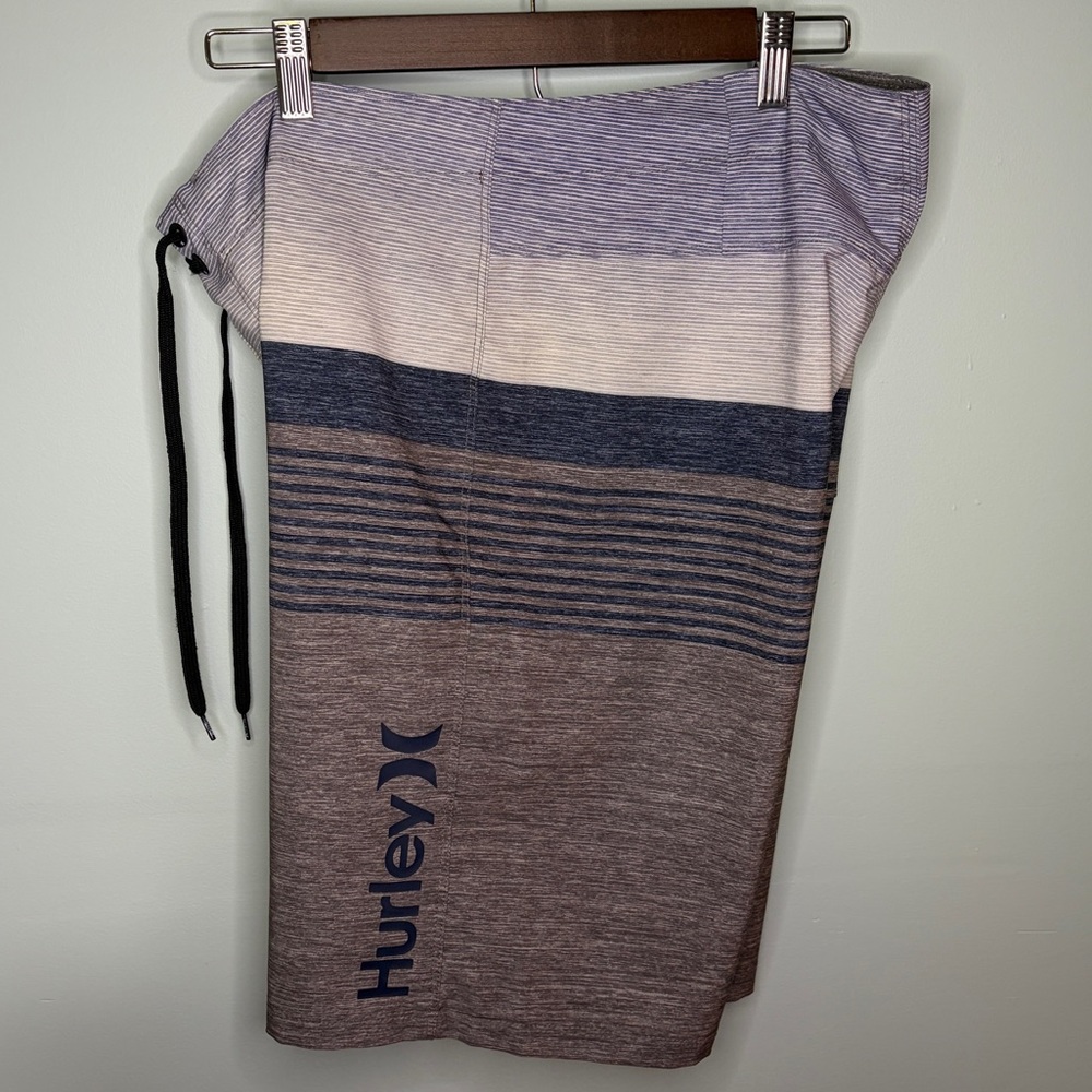 Hurley Men’s Blue and Gray Gradient Stripe Board Shorts - Picture 5 of 10